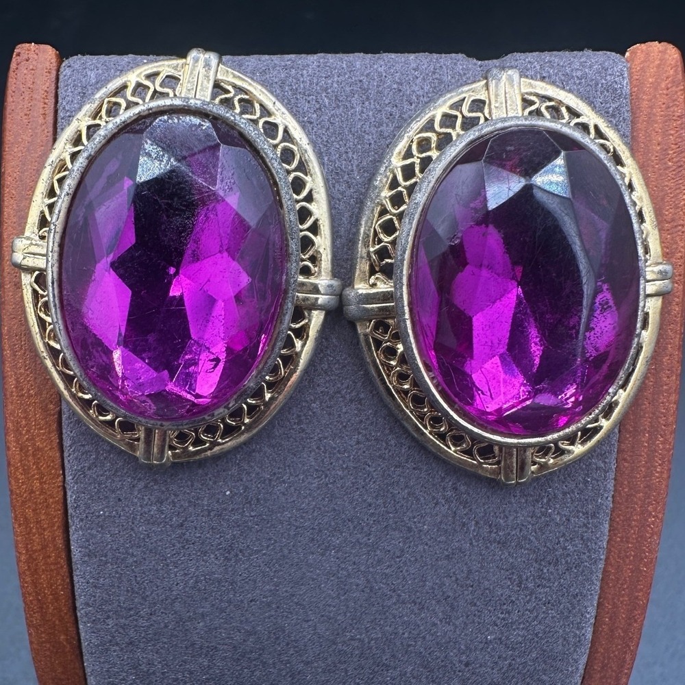 Vintage Gold-Tone Clip-On Statement Earrings w/ Large Pink‎ Gem